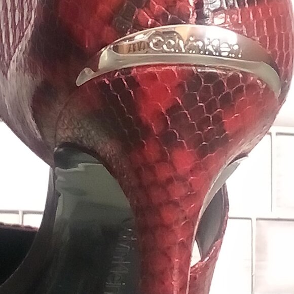 Calvin Klein heels. good condition. Size 10 - Picture 5 of 7